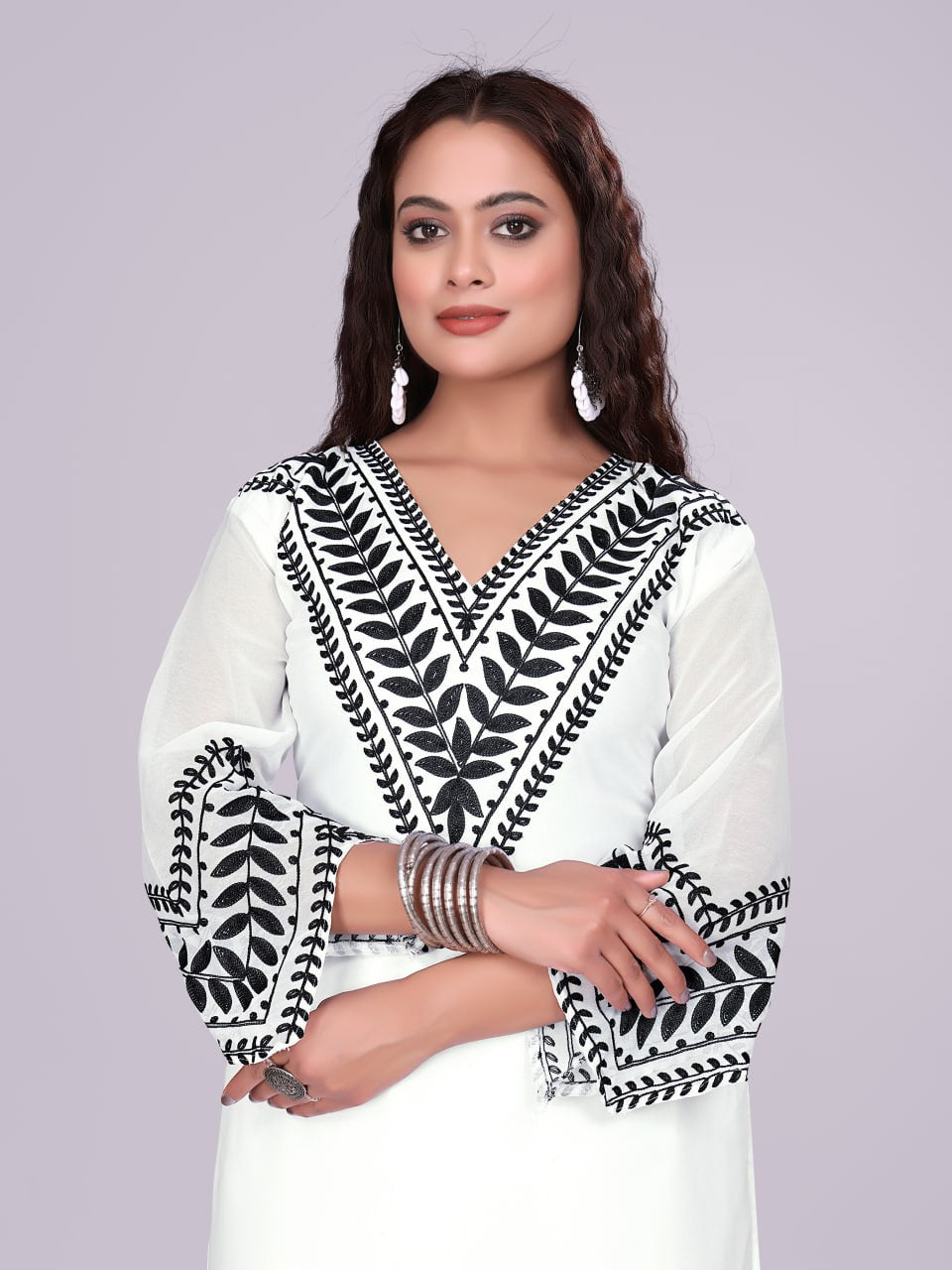 ZARIYAAN White & Black Elegance Embroidered Kurti Pant Set