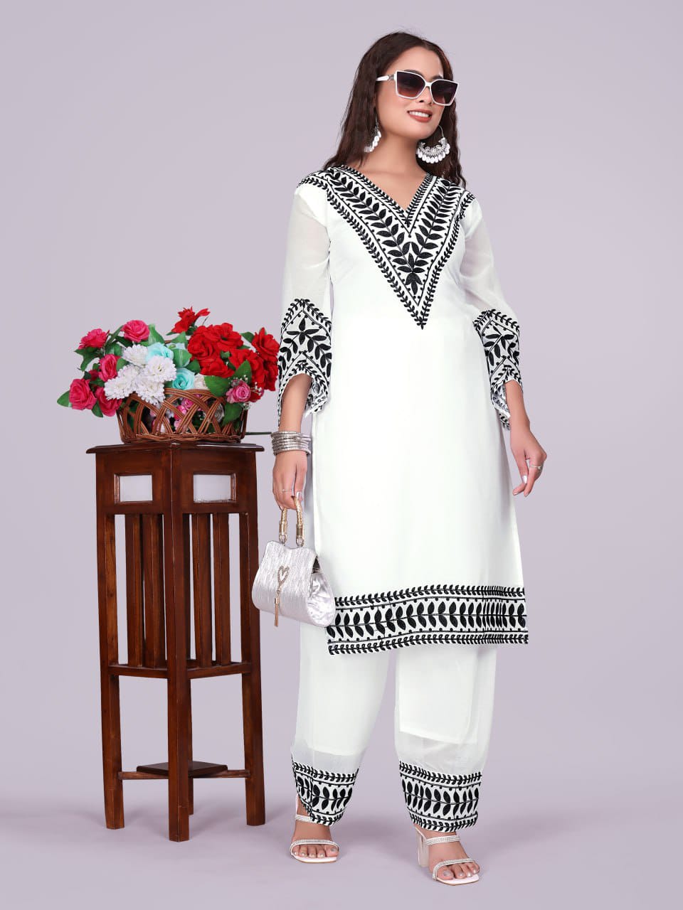 ZARIYAAN White & Black Elegance Embroidered Kurti Pant Set