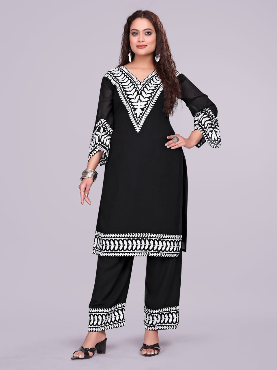 ZARIYAAN Black & White Elegance Embroidered Kurti Pant Set