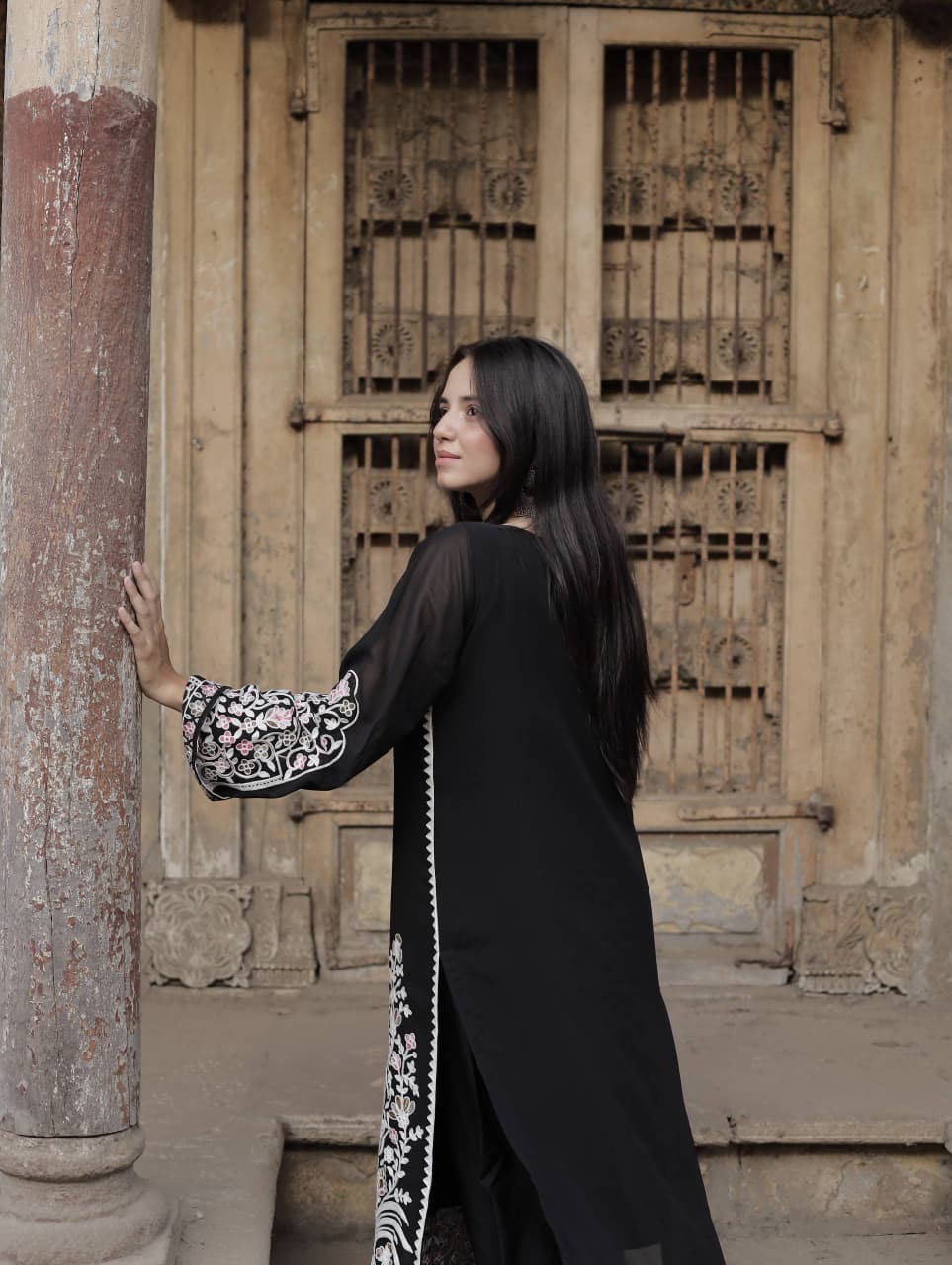 Meher Black Embroidered 3 Pcs Suit