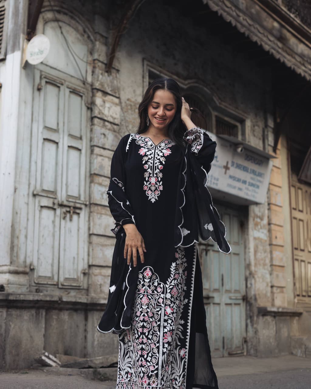 Meher Black Embroidered 3 Pcs Suit