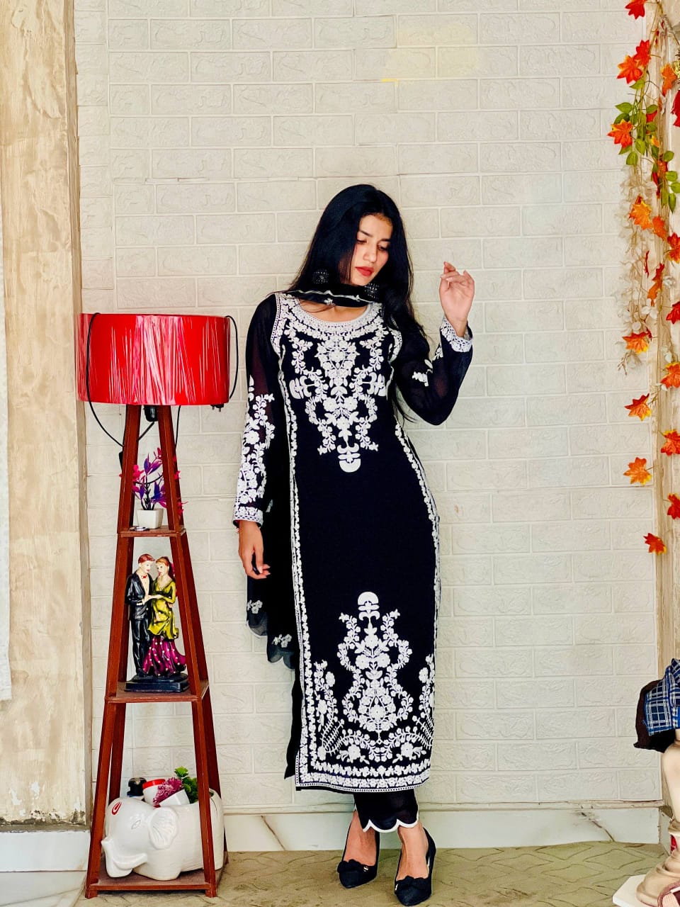 Noir Royale Embroidered Straight Kurta Set