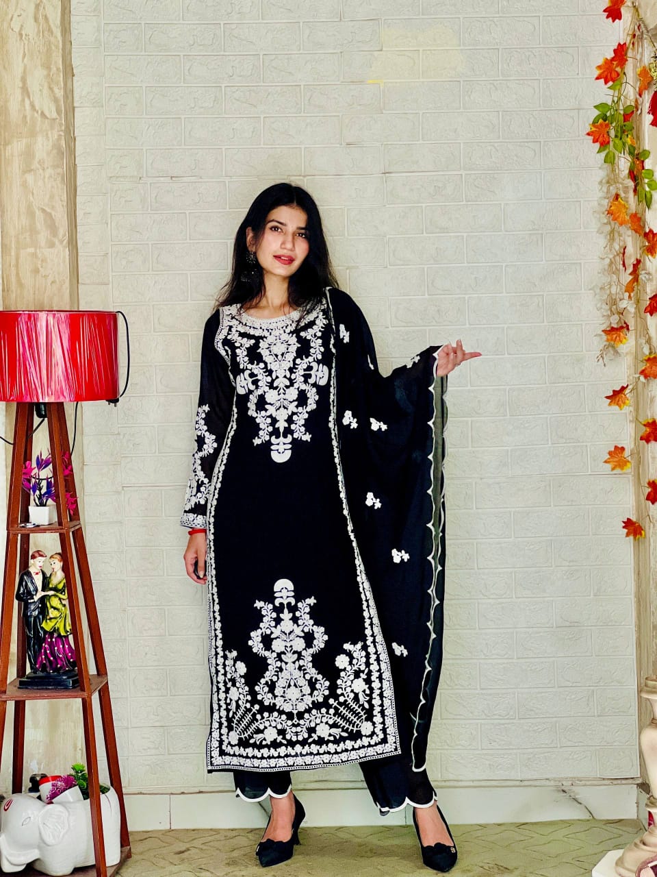 Noir Royale Embroidered Straight Kurta Set