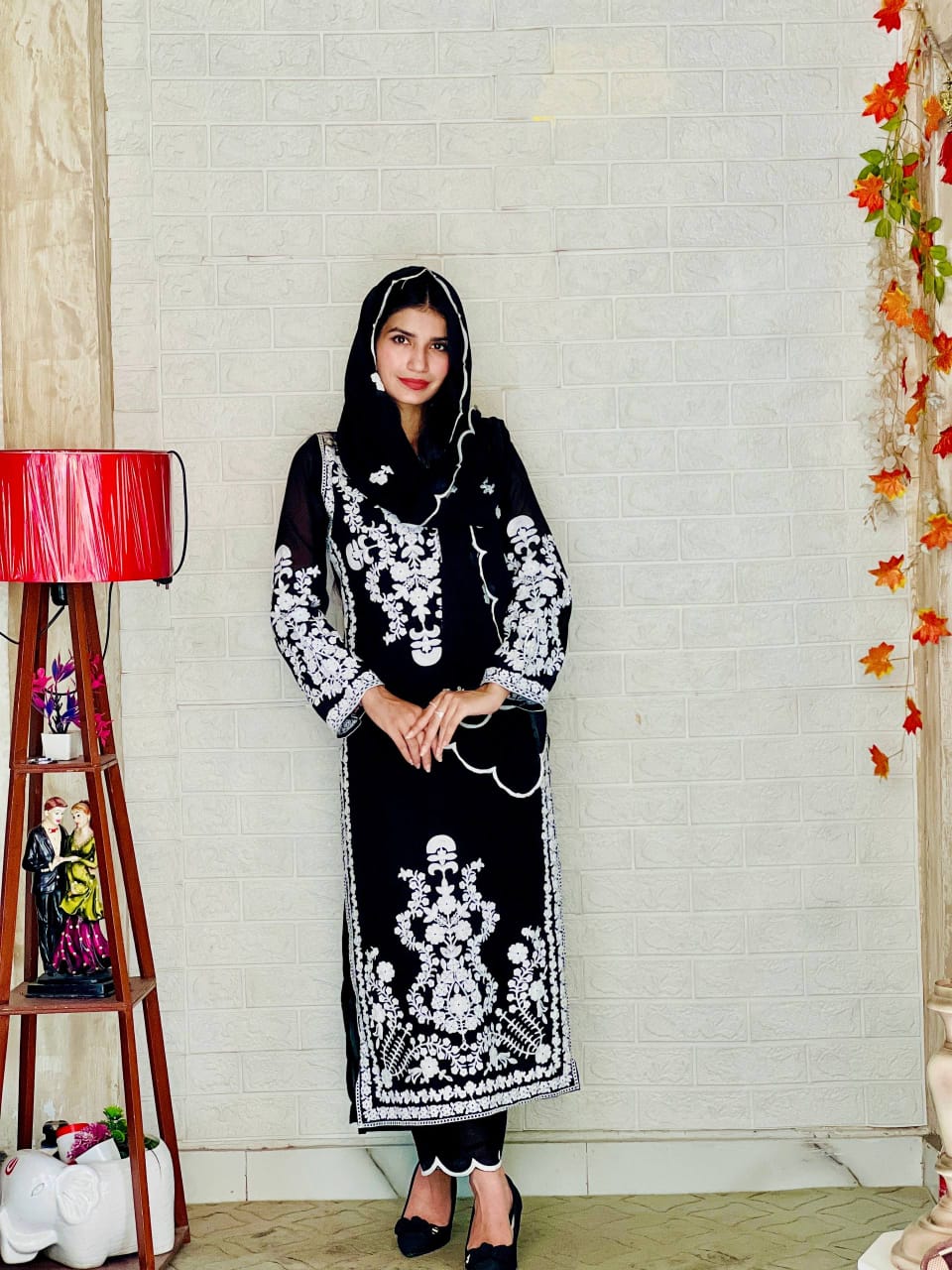 Noir Royale Embroidered Straight Kurta Set