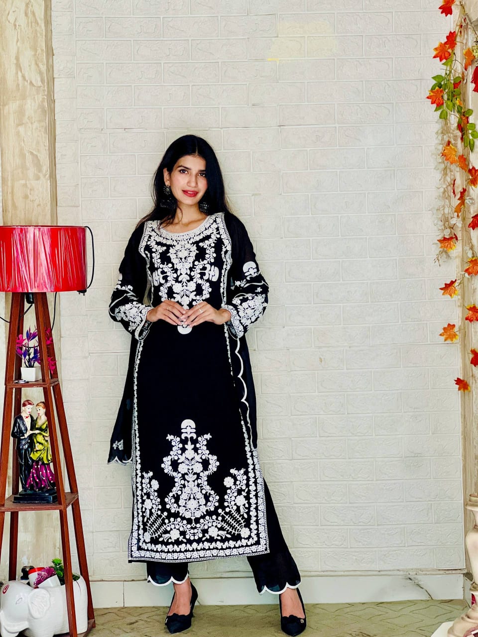 Noir Royale Embroidered Straight Kurta Set