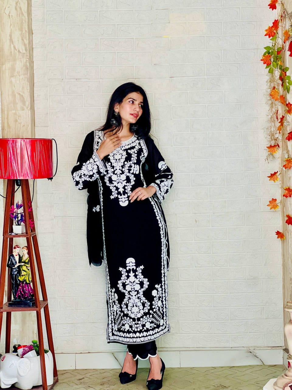 Noir Royale Embroidered Straight Kurta Set