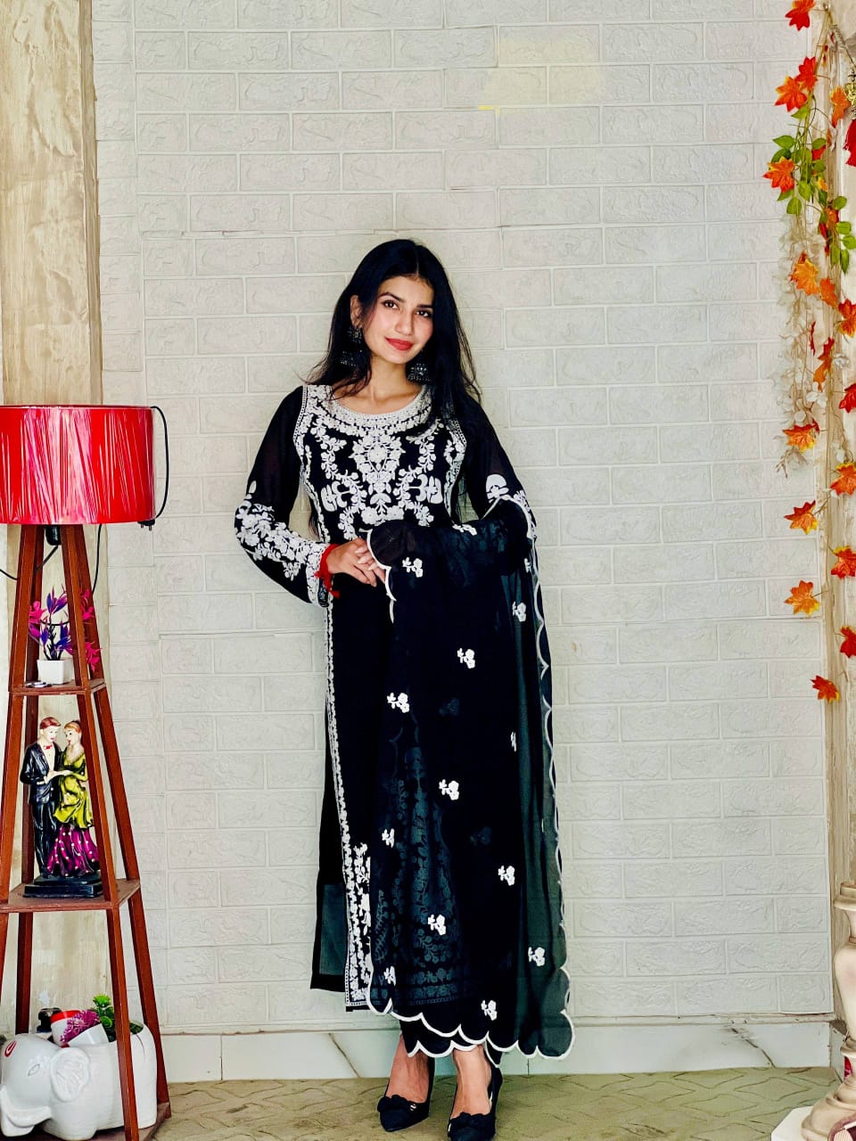 Noir Royale Embroidered Straight Kurta Set