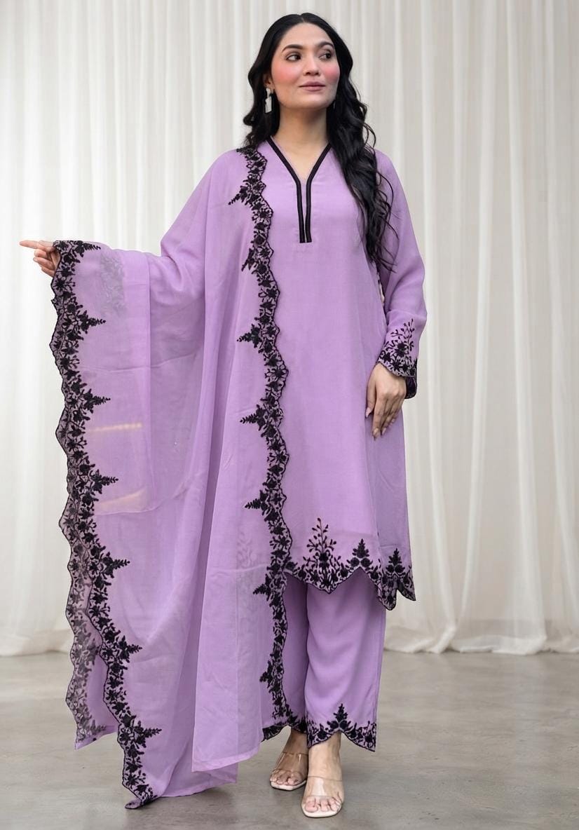 Zariyaan's Lavender Georgette 3 piece Suit With Black Embroidery Work