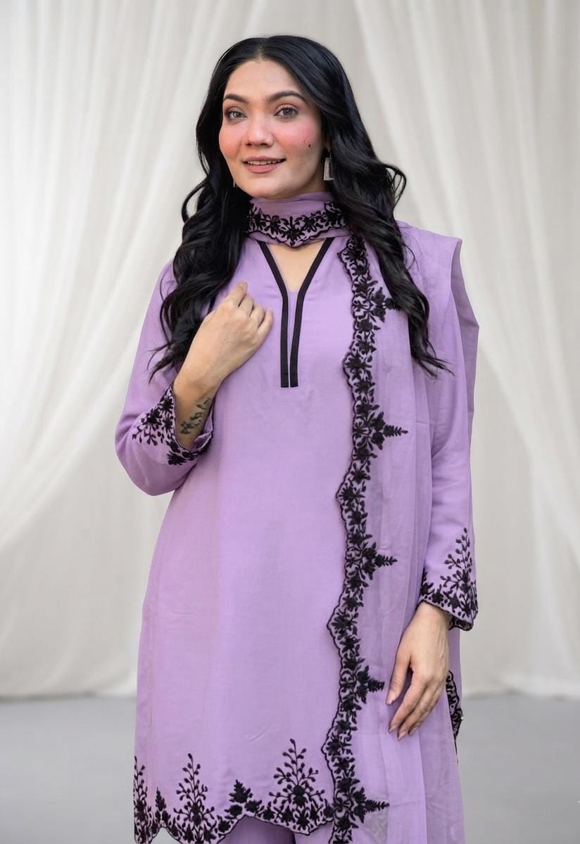 Zariyaan's Lavender Georgette 3 piece Suit With Black Embroidery Work