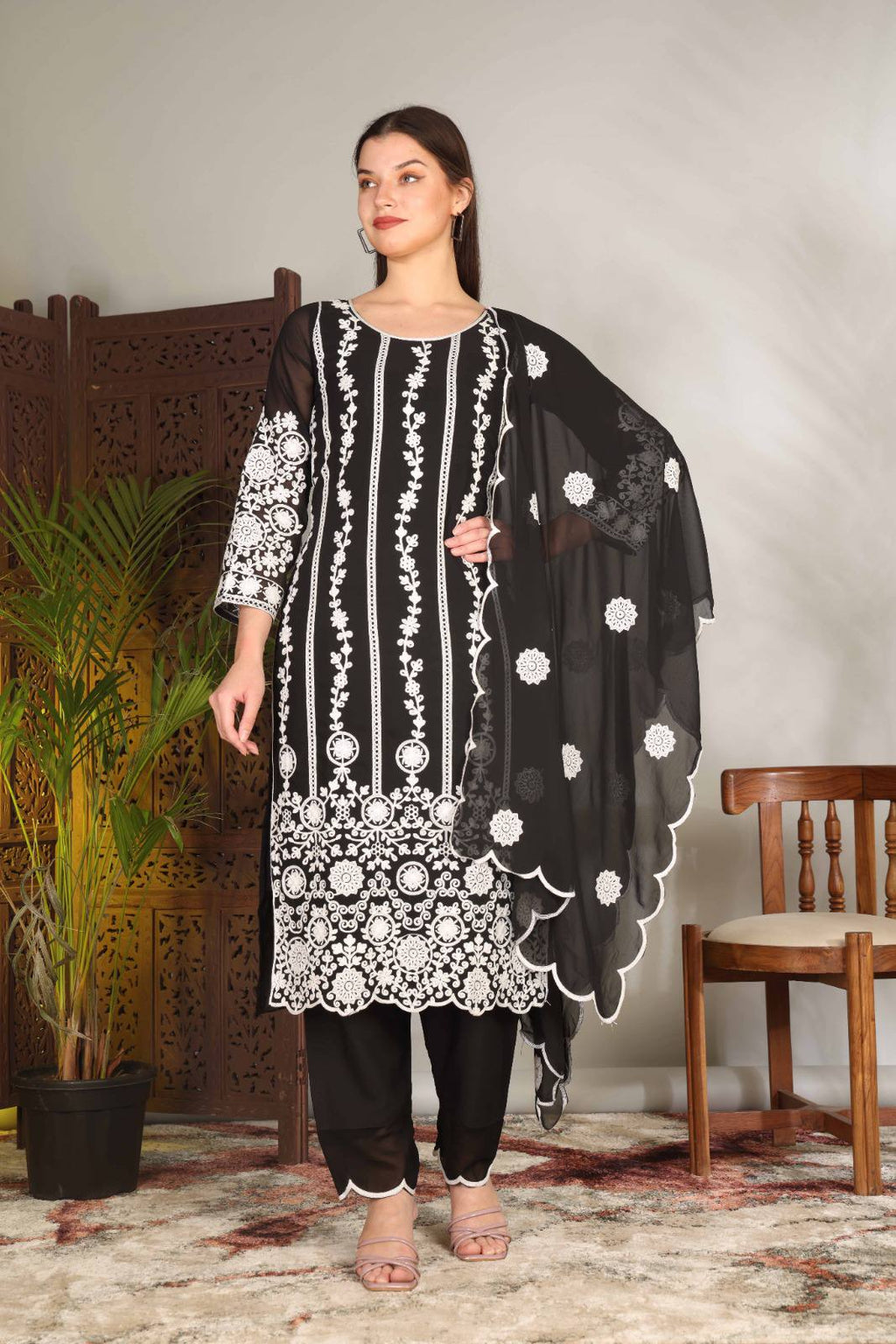 ZARIYAAN'S NAQSH COLLECTION | Black Kurta Set With White Heavy Embroidery Work Series-1