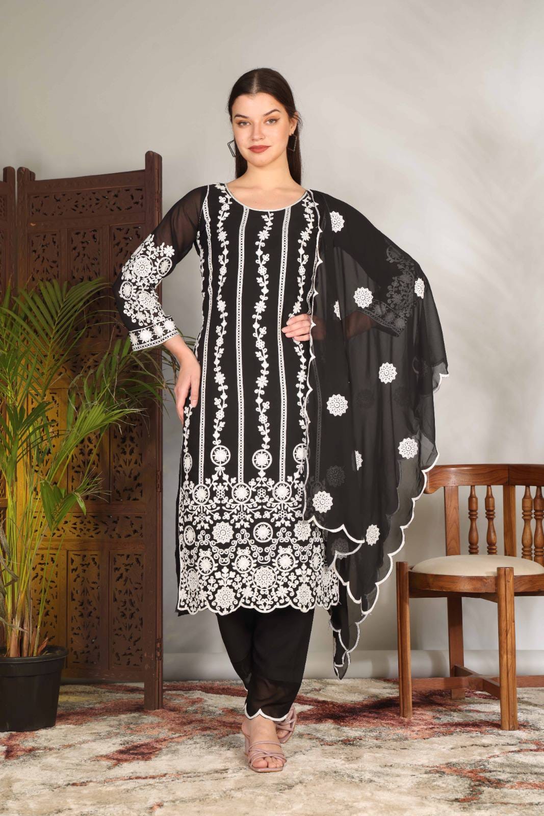 ZARIYAAN'S NAQSH COLLECTION | Black Kurta Set With White Heavy Embroidery Work Series-1