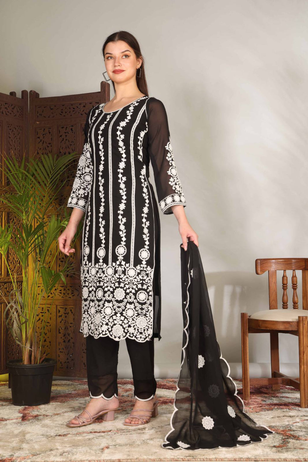 ZARIYAAN'S NAQSH COLLECTION | Black Kurta Set With White Heavy Embroidery Work Series-1