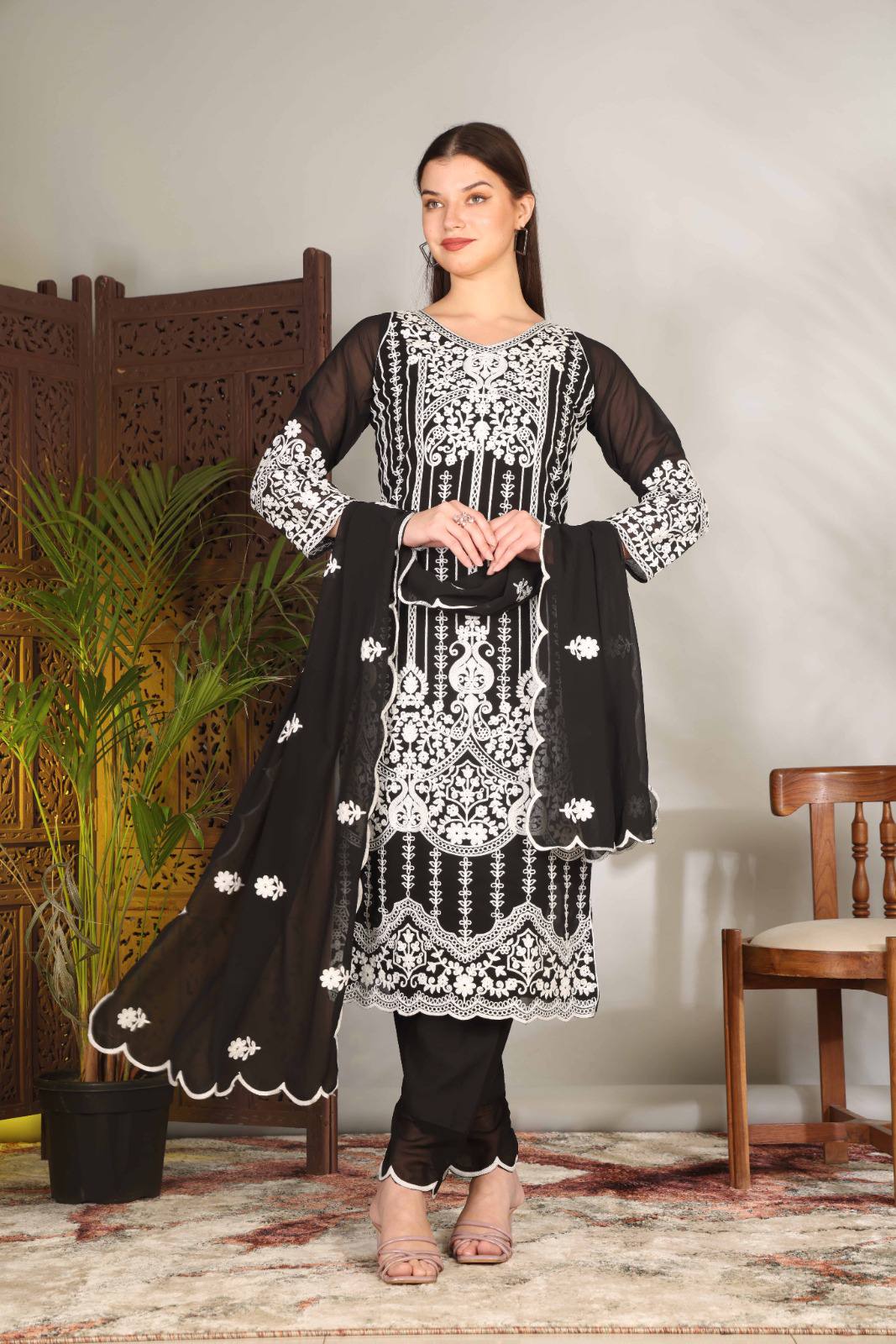 ZARIYAAN'S NAQSH COLLECTION | Black Kurta Set With White Heavy Embroidery Work Series-2