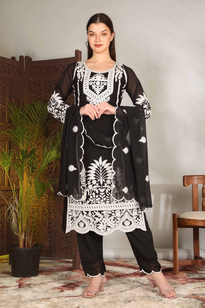 ZARIYAAN'S NAQSH COLLECTION | Black Kurta Set With White Heavy Embroidery Work Series-3