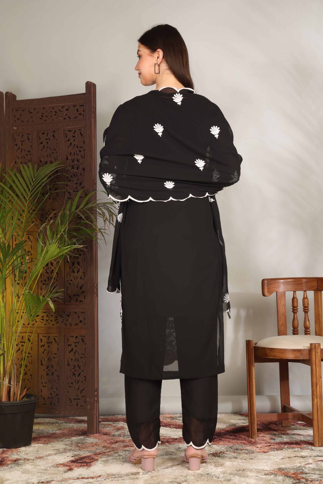 ZARIYAAN'S NAQSH COLLECTION | Black Kurta Set With White Heavy Embroidery Work Series-3